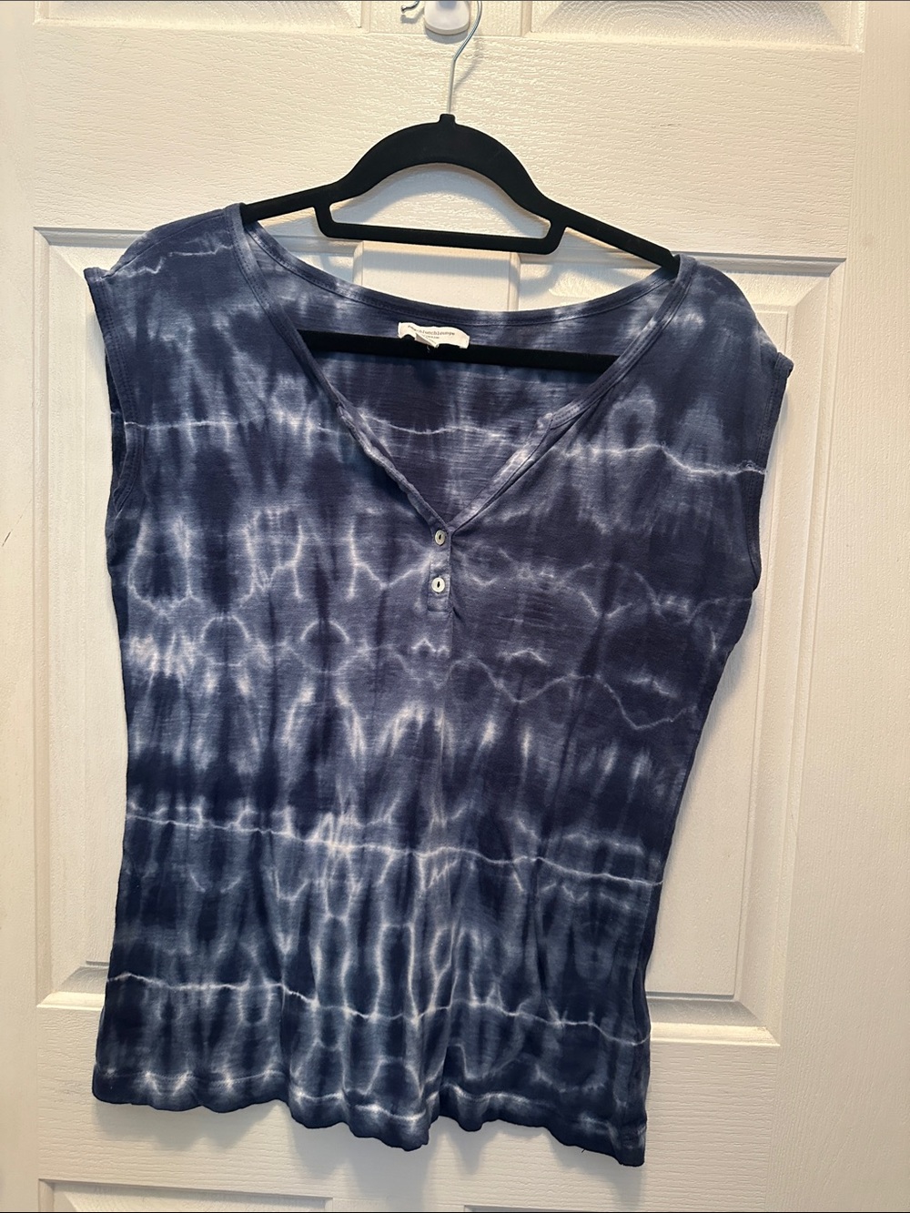 beachlunchlounge Blue and White Tie-Dye Henley Tank